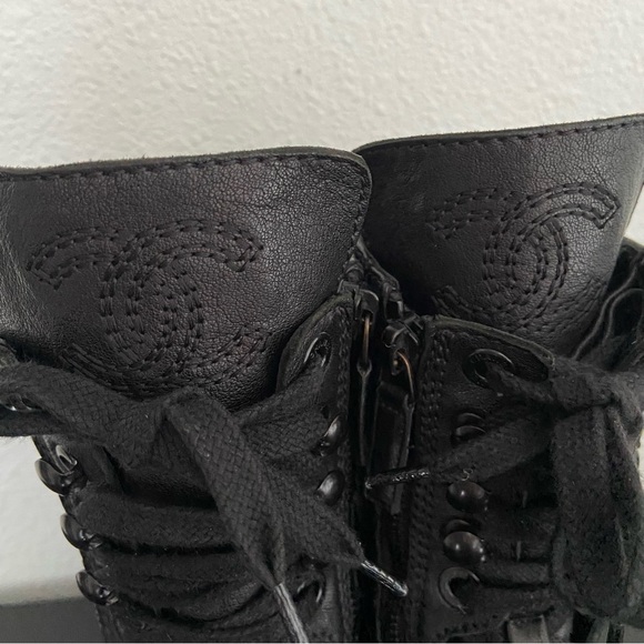 Chanel Black Leather Interlocking CC logo Combat Moto Boots Lace Up Size zip - Picture 11 of 16